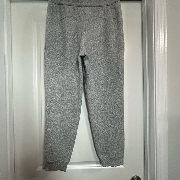 Lululemon Light Gray Scuba Jogger 7/8 Length-Minor Flaw - Picture 7 of 11